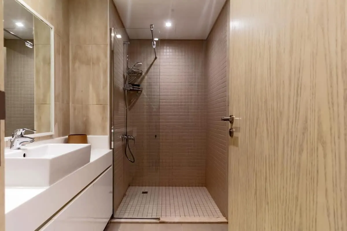 Luxury Stay Private Beach Access 두바이 아랍에미리트