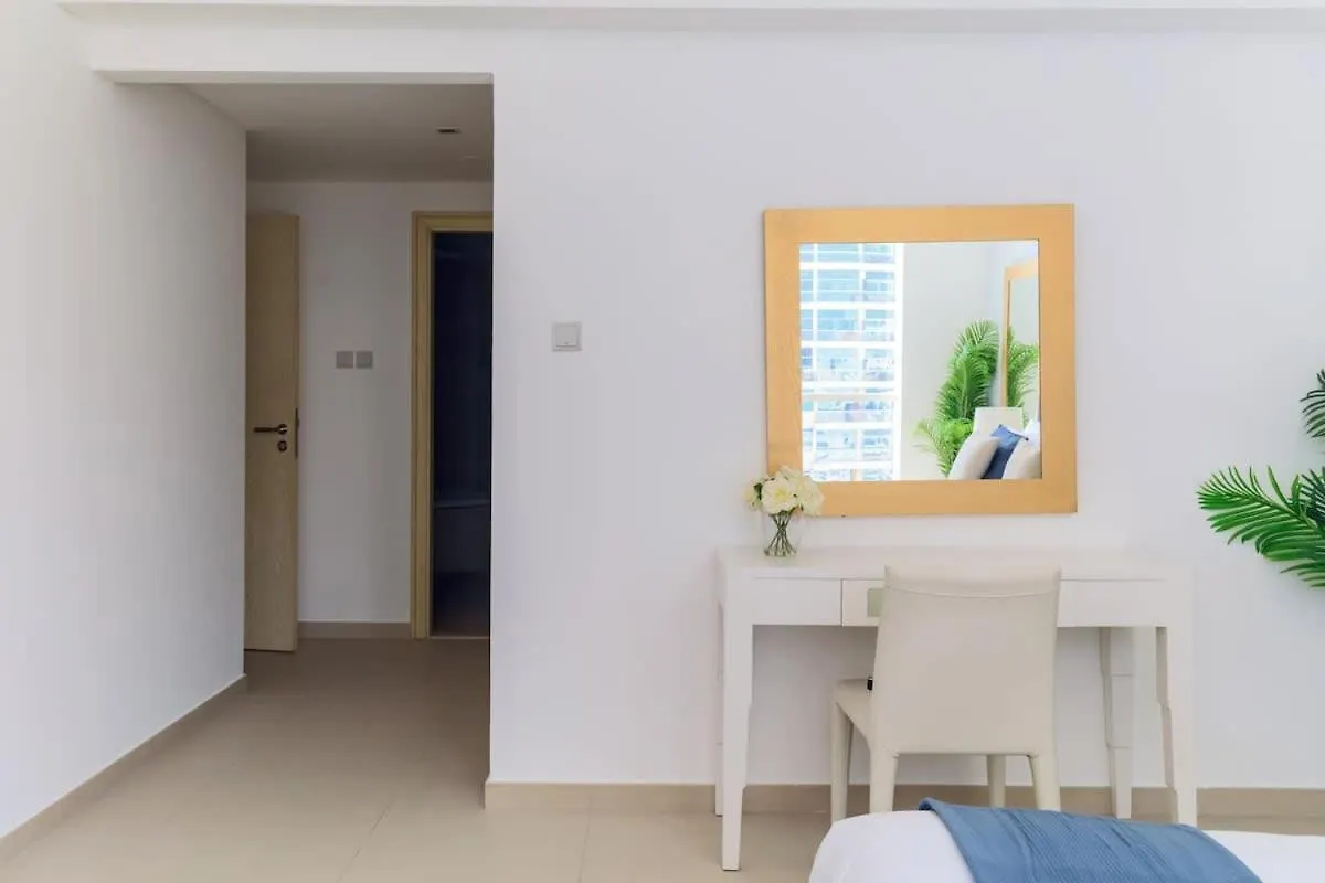 Luxury Stay Private Beach Access Dubaj